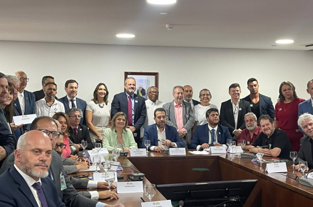 CUT e demais centrais se posicionam contra a PEC 38, em reunião com Boulos