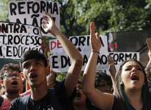 Novo Ensino Médio não avança e prejudica professores e estudantes