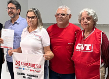 Fórum Goiano realiza ato em frente ao AparecidaPrev