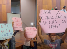 Estudantes da UFG protestam contra roubo de vagas reservadas para negros