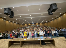 Administrativos(as) da Educação de Goiânia mantém estado de greve.