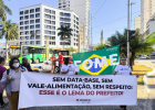 Trabalhadores realizam manifestação no centro de Goiânia