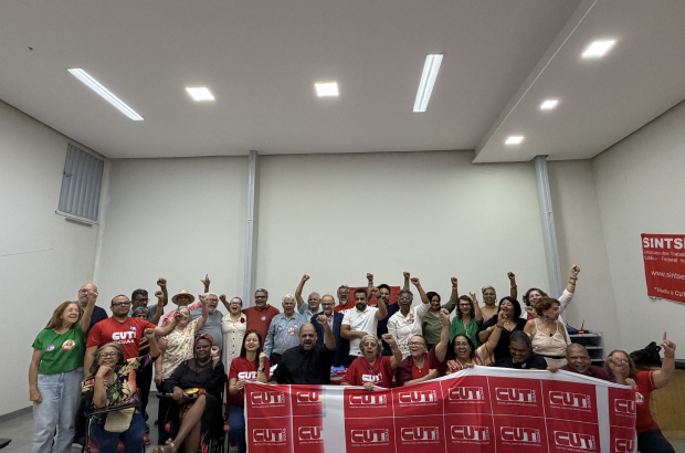 CUT celebra 43 anos com encontro entre gerações do movimento sindical em Goiás