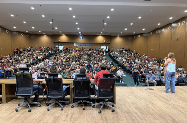 Administrativos(as) encerram greve na Rede Municipal de Educação de Goiânia.